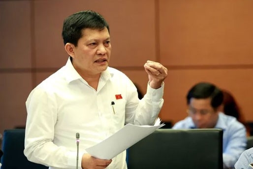 Lawmaker with dual nationality comes under scrutiny